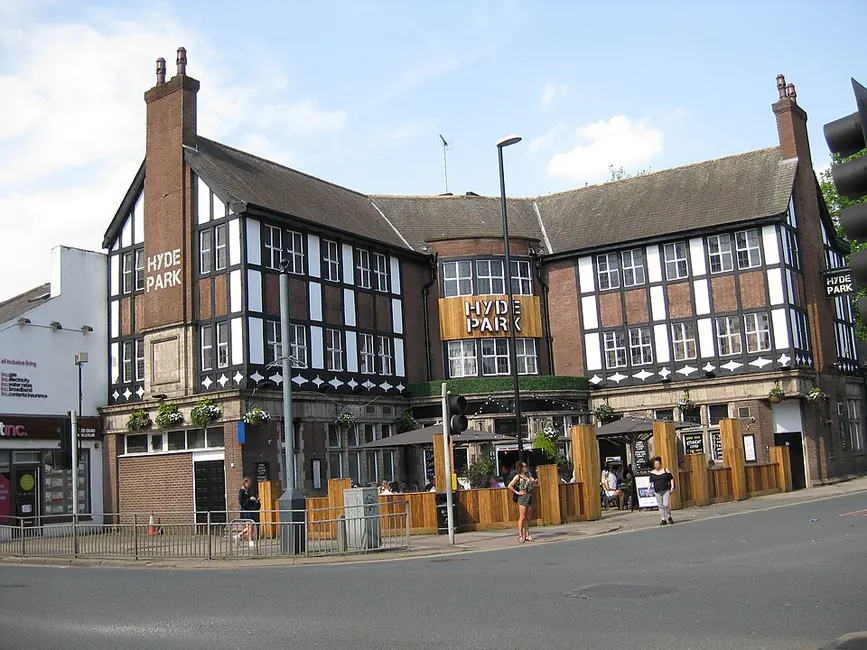 Hyde Park Pub in Leeds